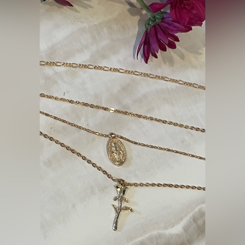 Chic Gold Multi-Layer Necklace Set - Picture 5 of 5